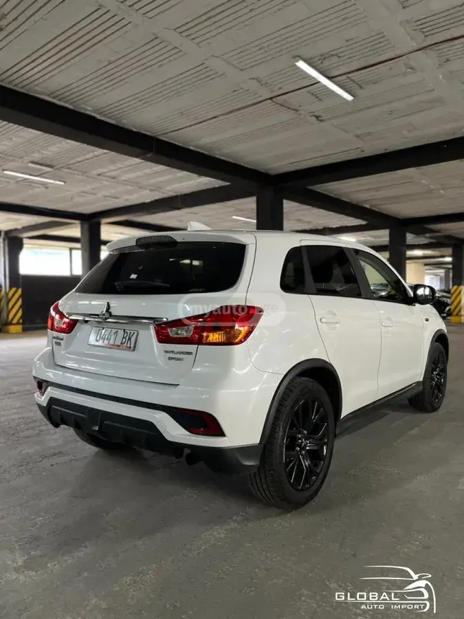 Mitsubishi Outlander Sport 