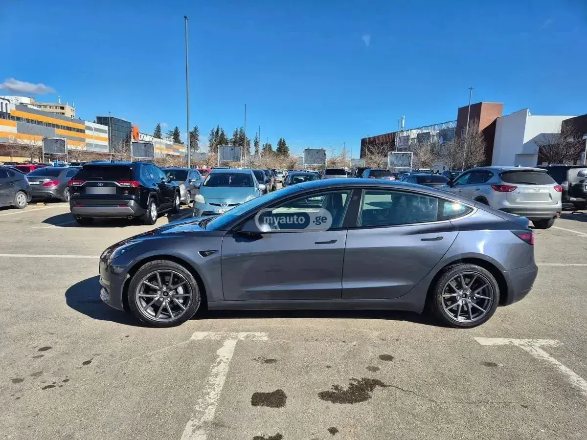 Tesla Model 3, фото 1