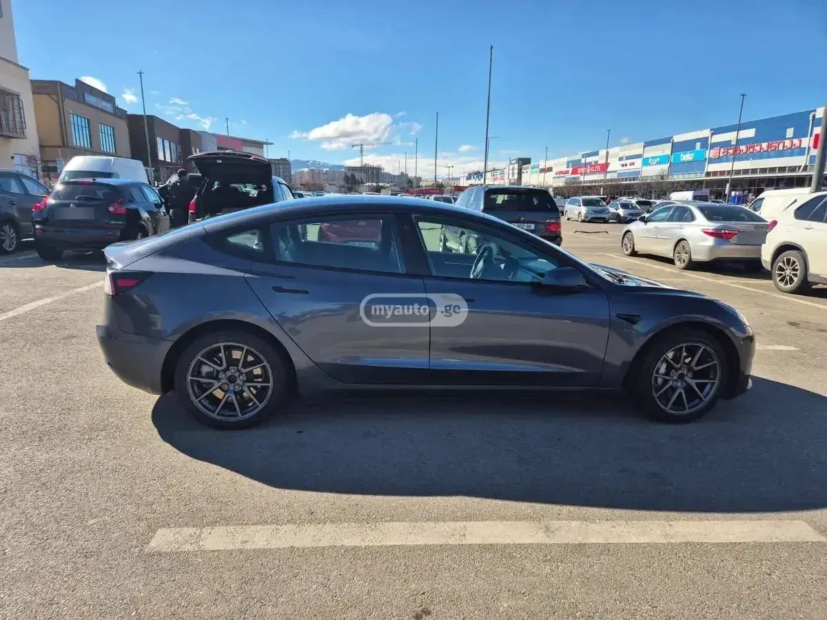 Tesla Model 3, миниатюра 2