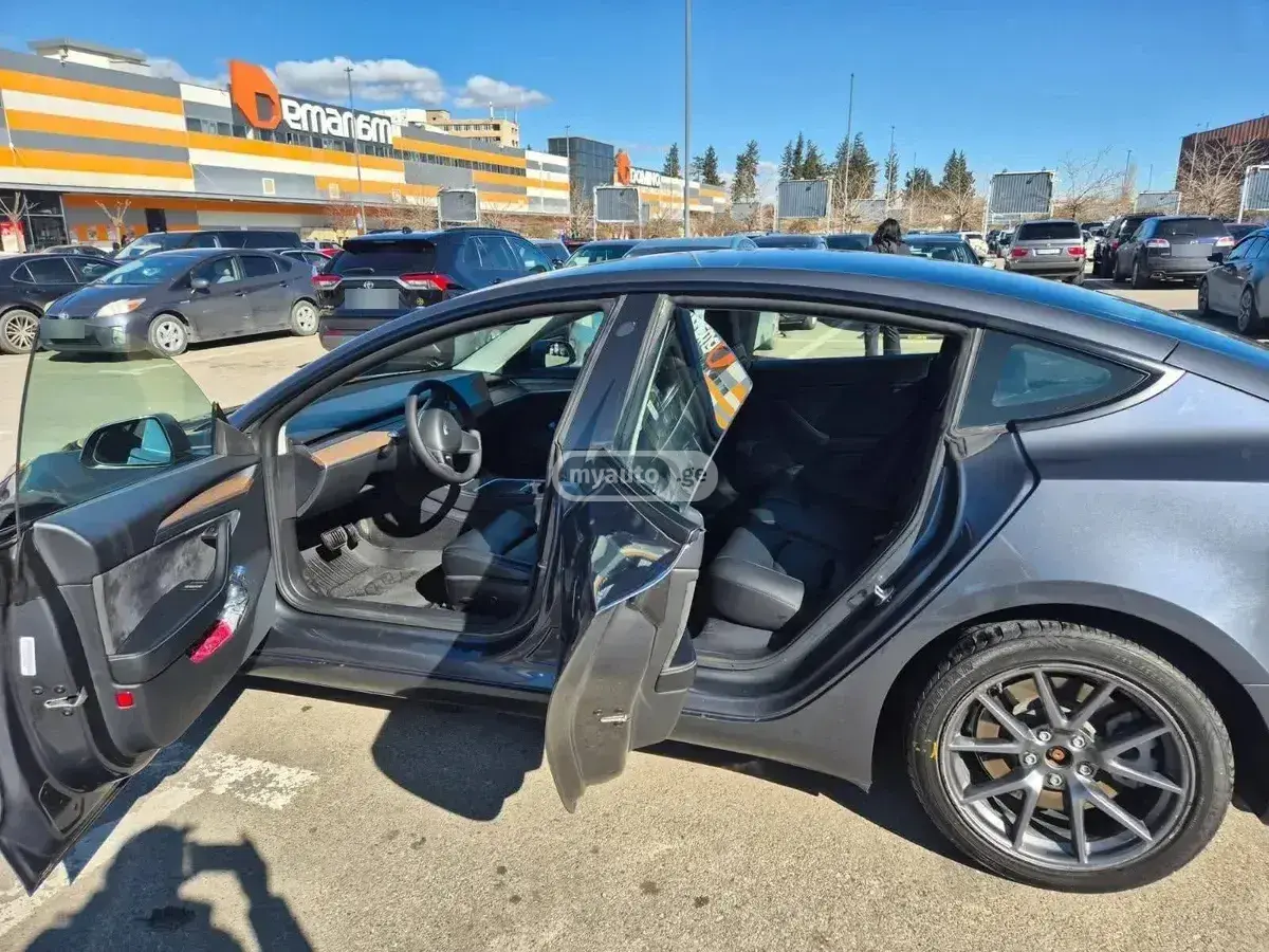 Tesla Model 3, миниатюра 6