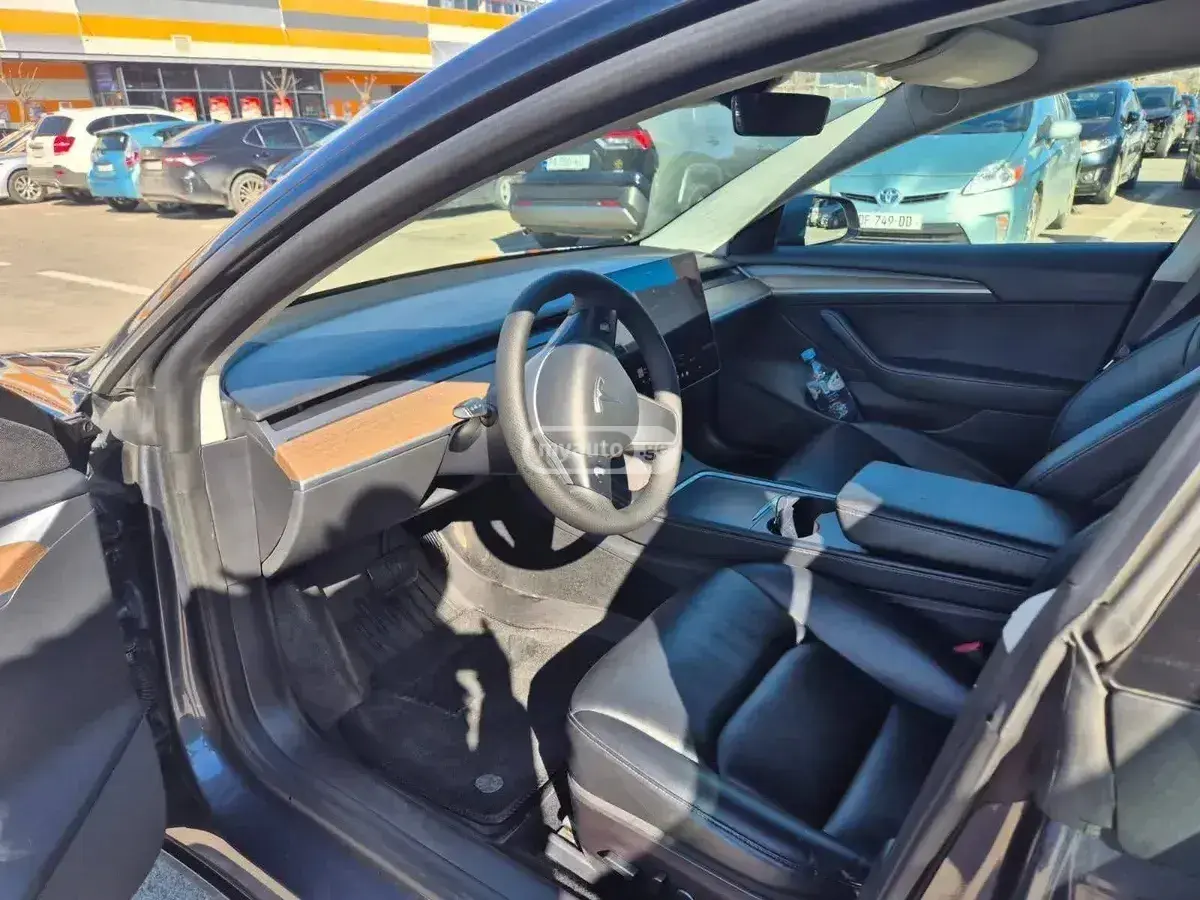 Tesla Model 3, миниатюра 7