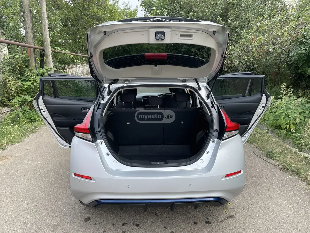 Nissan LEAF, миниатюра 10