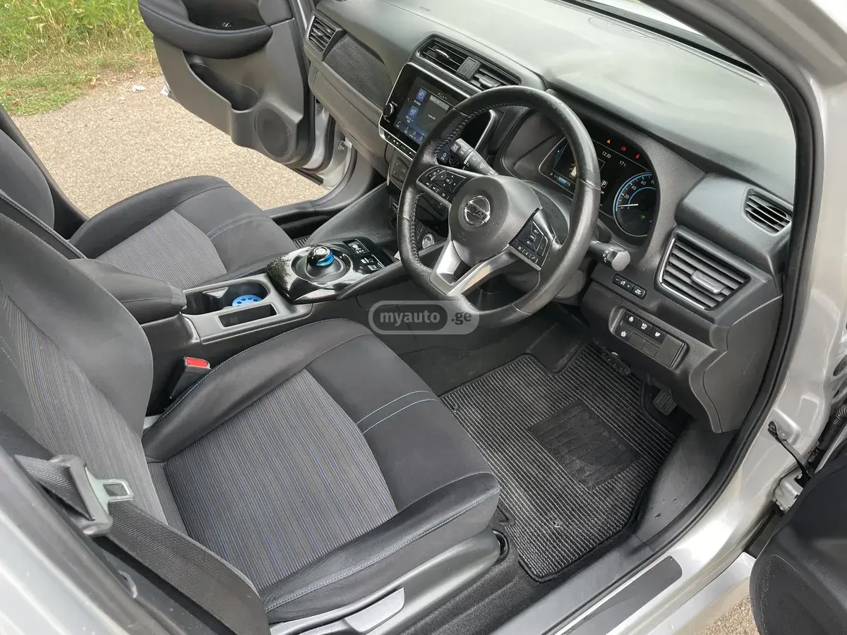 Nissan LEAF, миниатюра 11