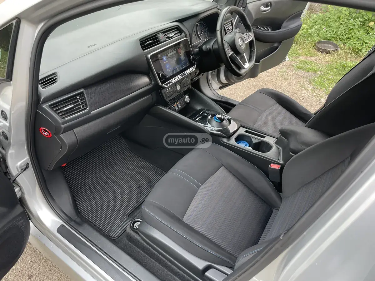 Nissan LEAF, миниатюра 7