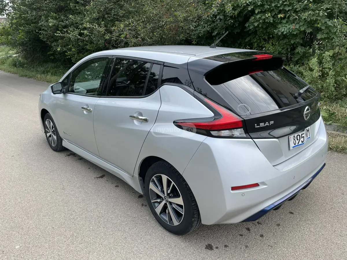 Nissan LEAF, миниатюра 8