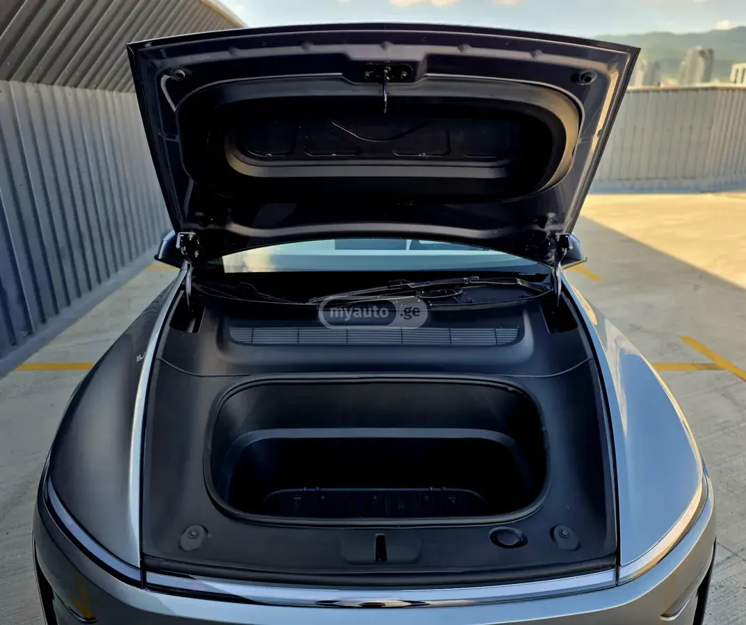 Tesla Model Y, миниатюра 12