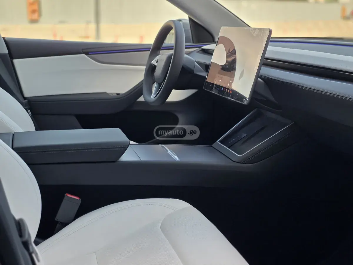 Tesla Model Y, миниатюра 9