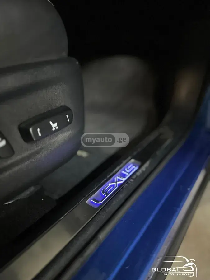 Lexus NX 300