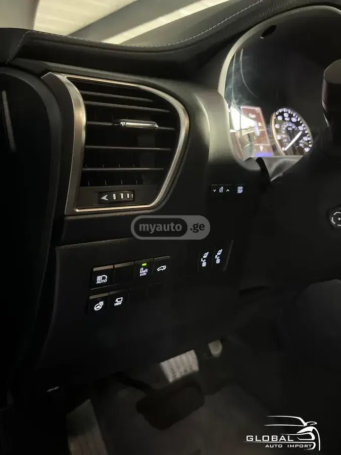 Lexus NX 300