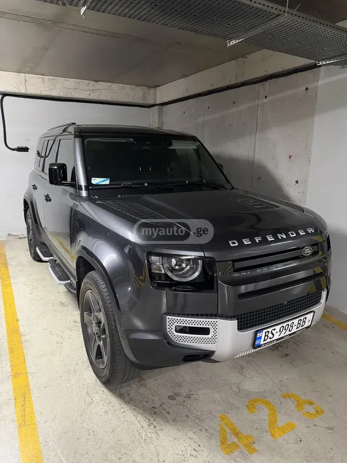 Land Rover Defender 110