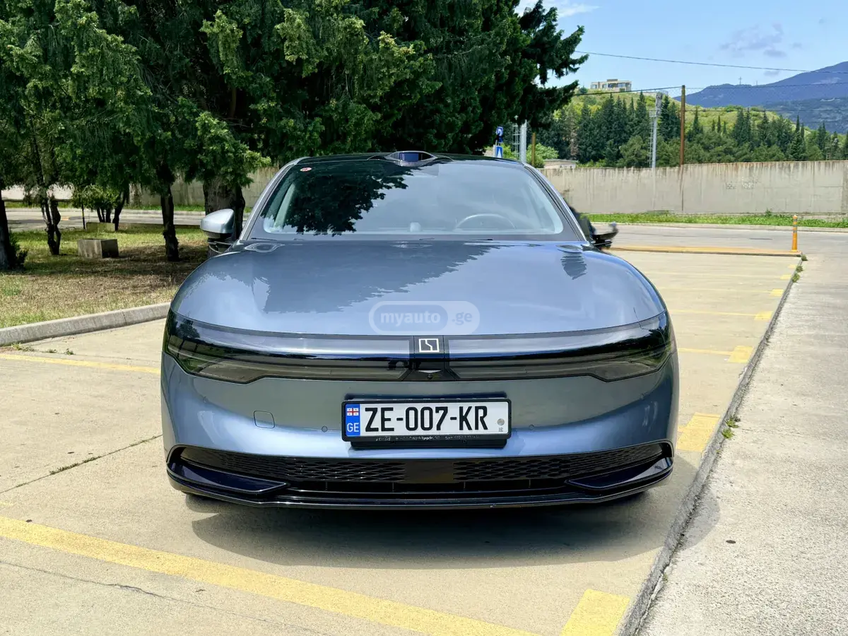 Zeekr 007