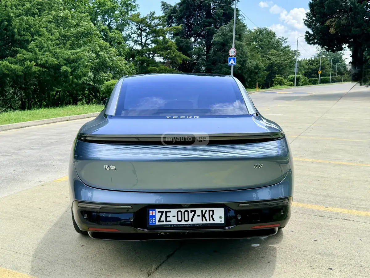 Zeekr 007