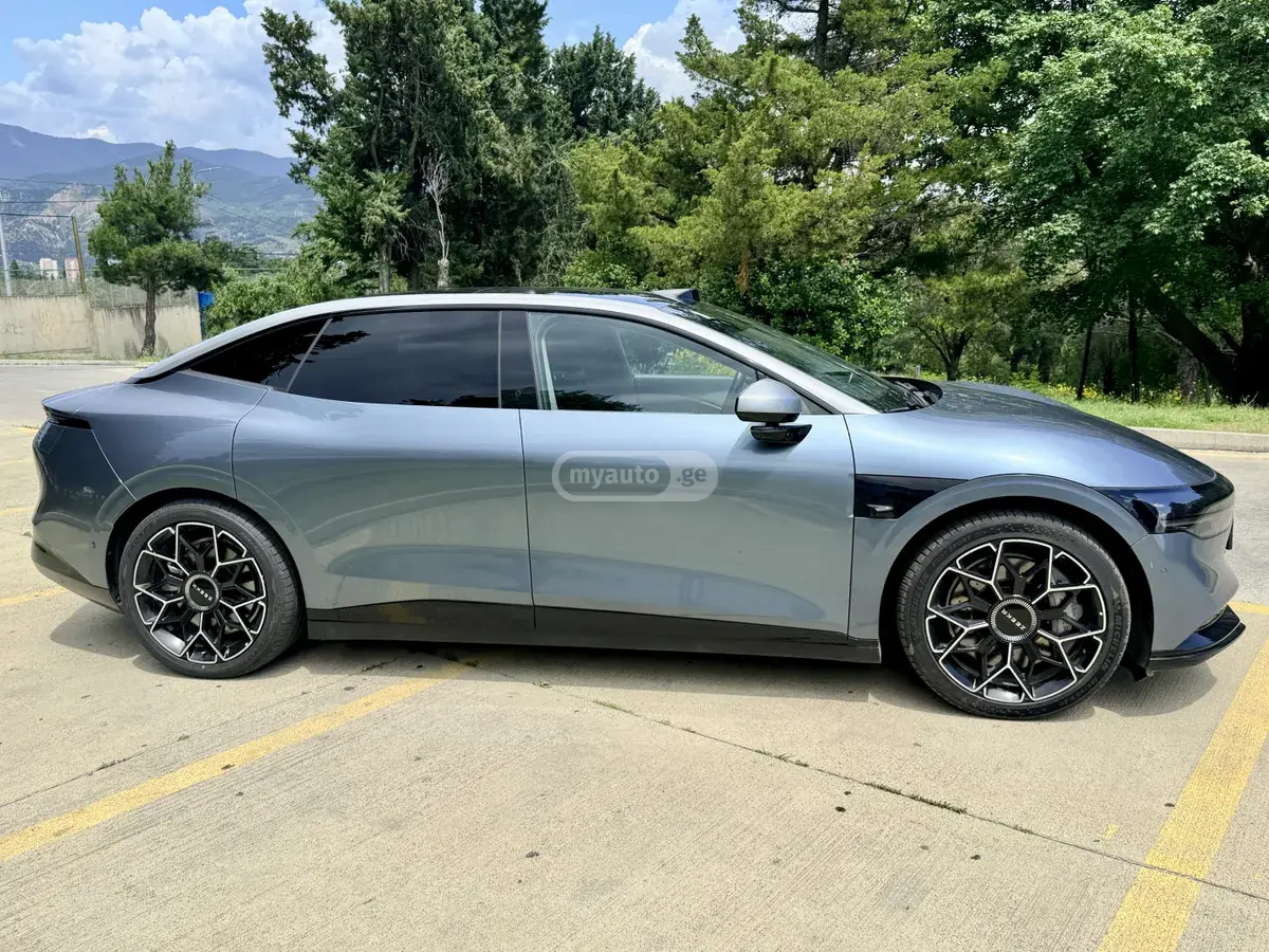 Zeekr 007