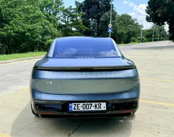Zeekr 007 