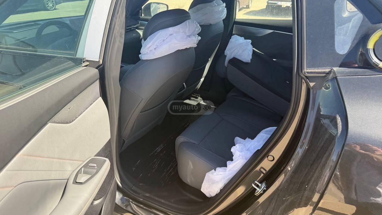 Changan Deepal Dark Blue S05 