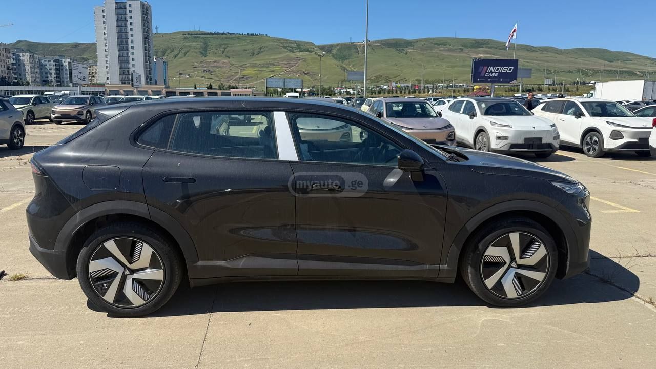 Changan Deepal Dark Blue S05