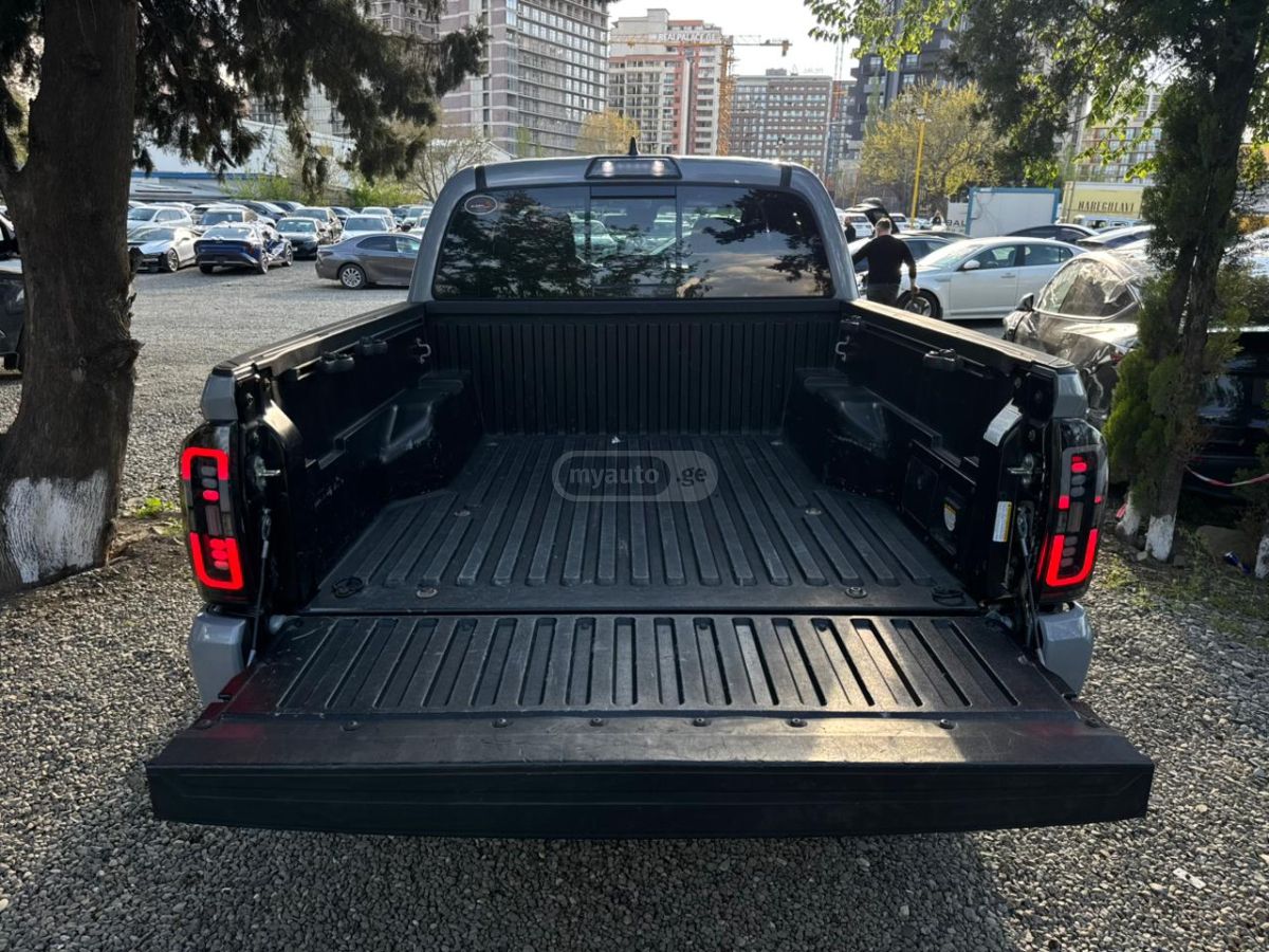 Toyota Tacoma