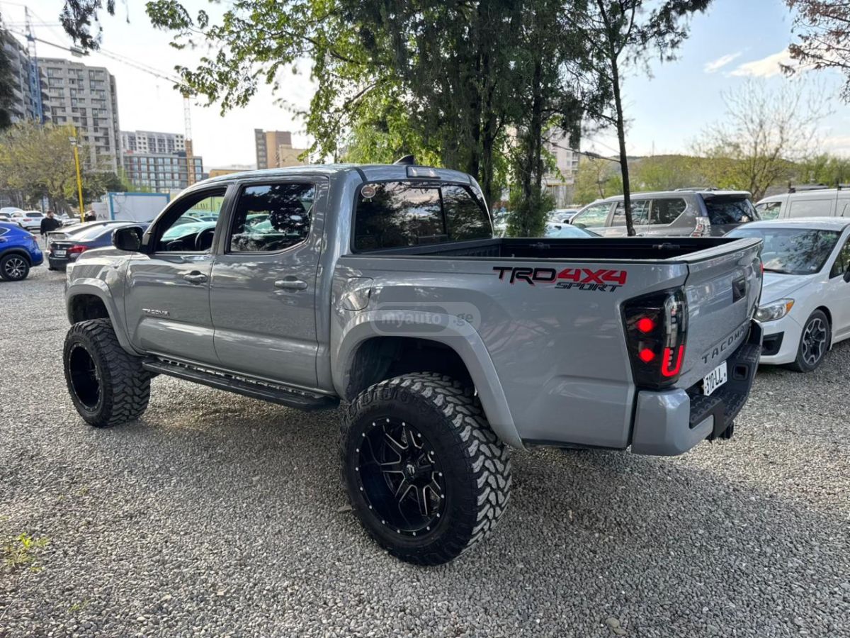 Toyota Tacoma