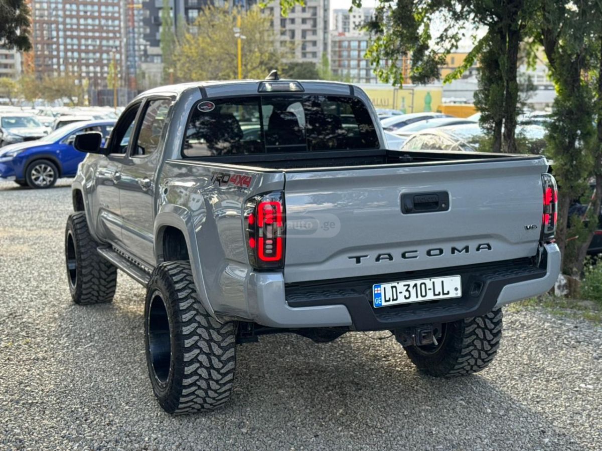 Toyota Tacoma 