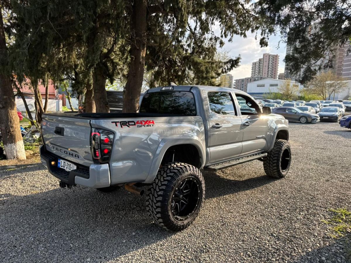 Toyota Tacoma