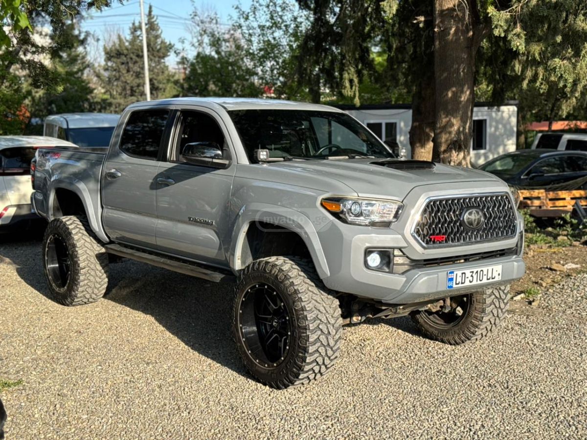 Toyota Tacoma