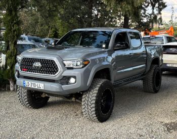 Toyota Tacoma 