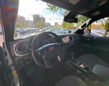 Toyota Tacoma 