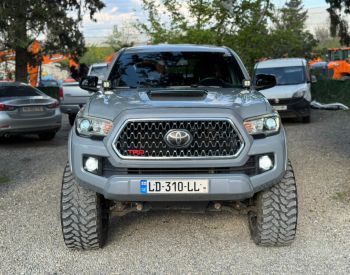 Toyota Tacoma 