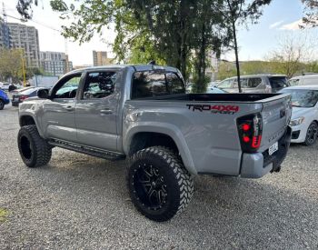 Toyota Tacoma 