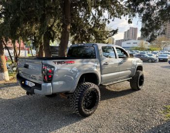 Toyota Tacoma 