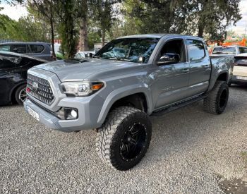 Toyota Tacoma 