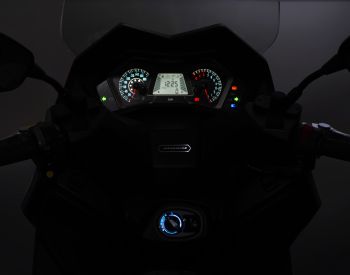  E4 MAXSYM 400cc  