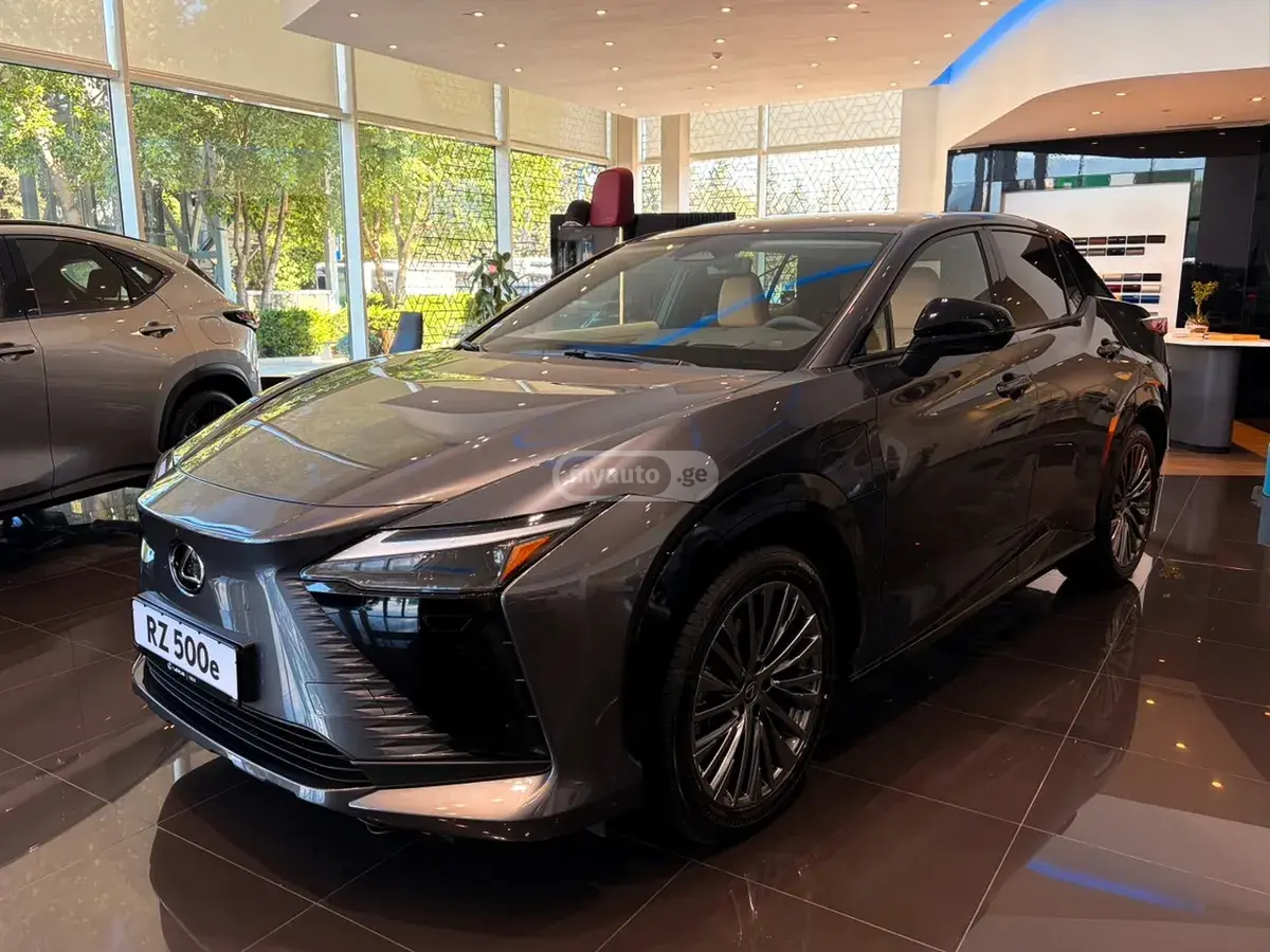 Lexus RZ 450e