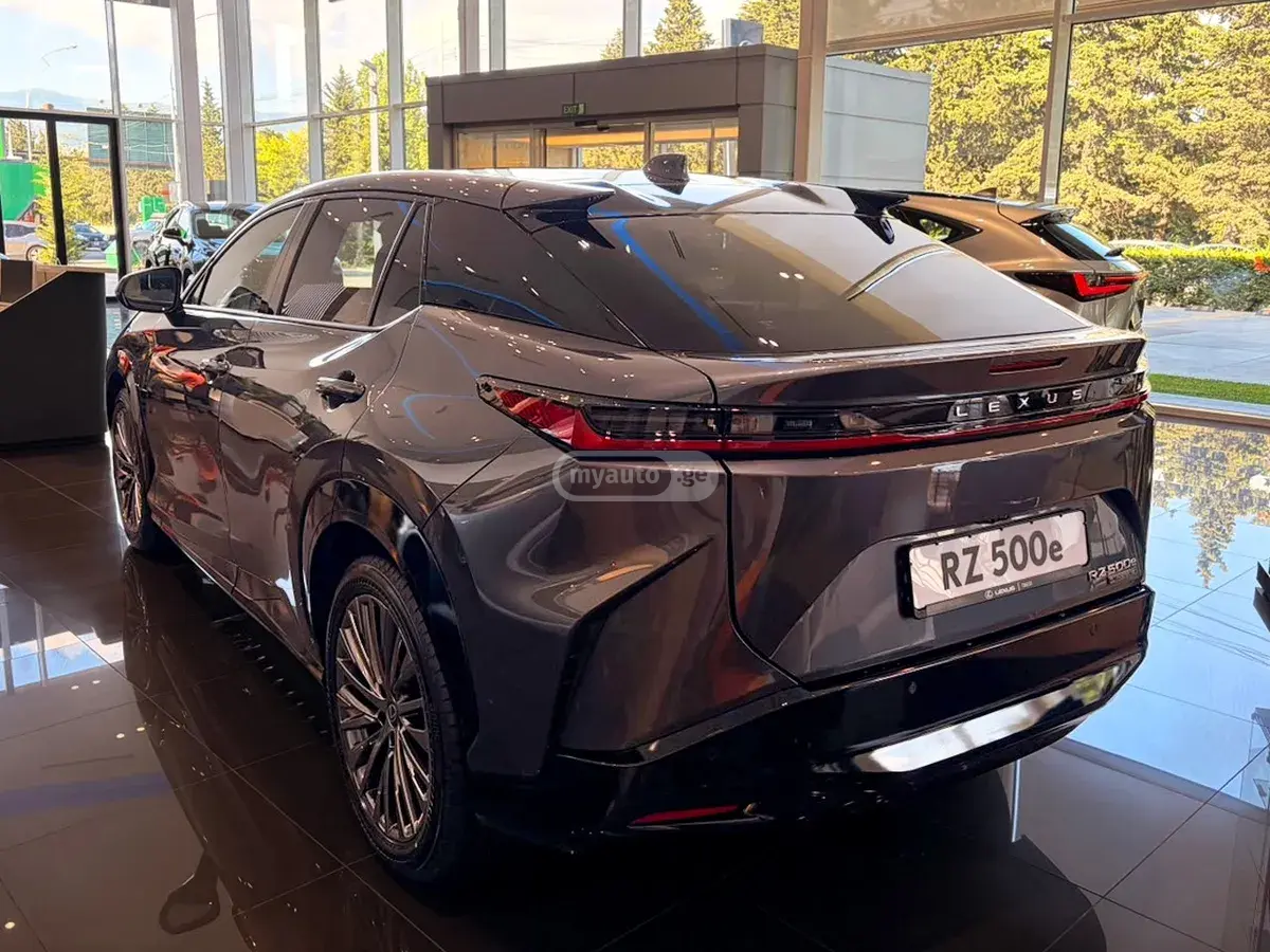 Lexus RZ 450e