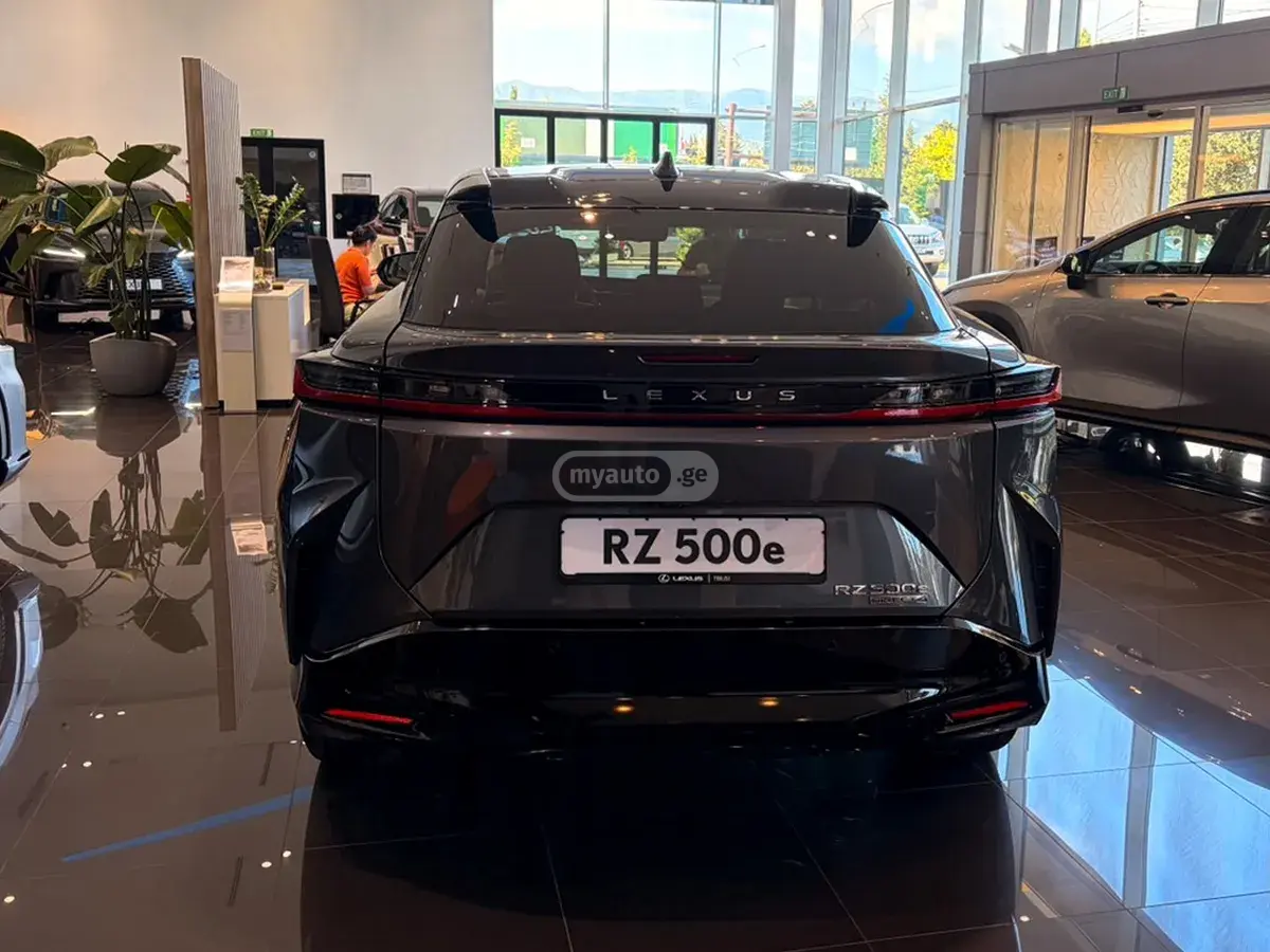 Lexus RZ 450e