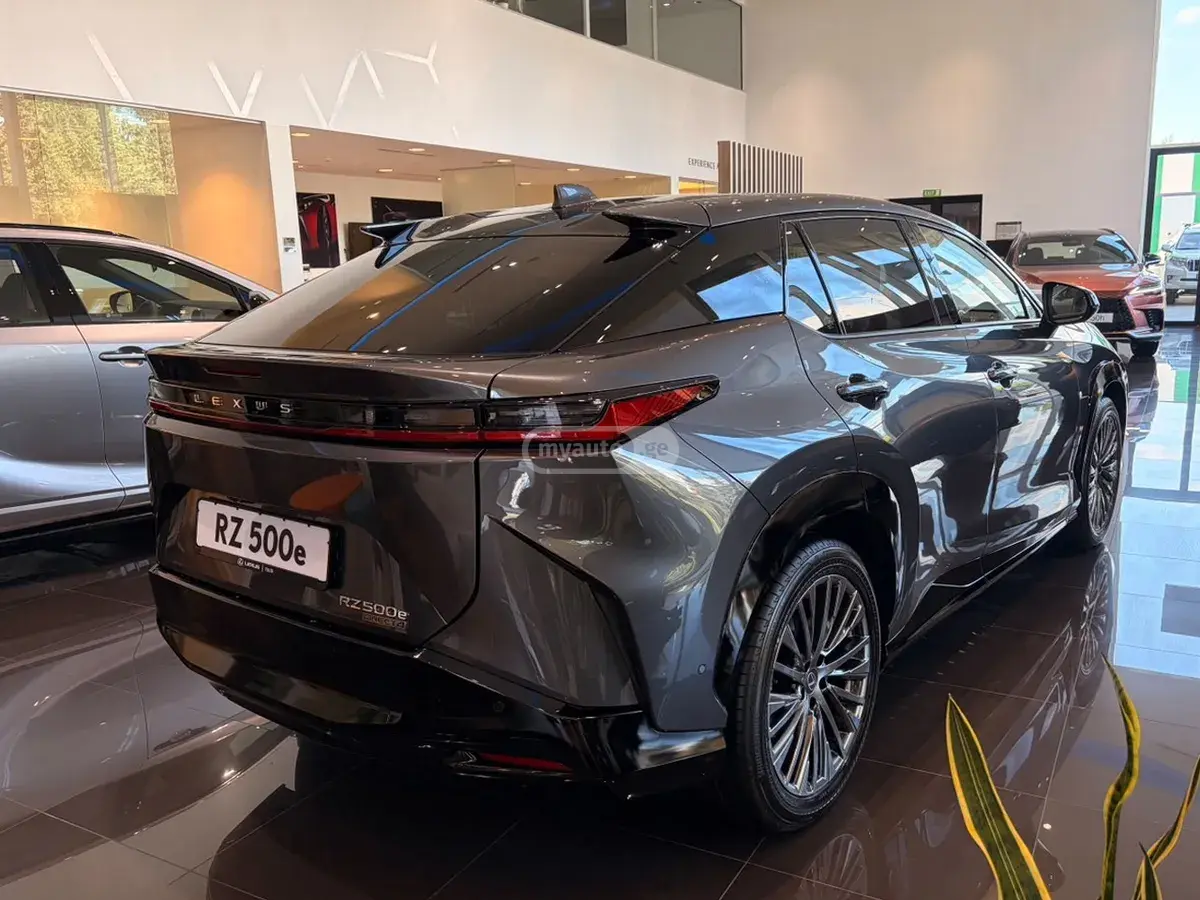 Lexus RZ 450e