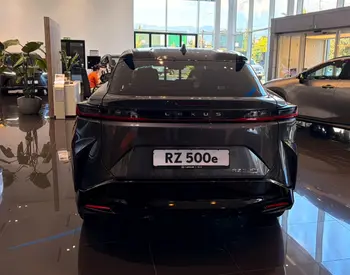 Lexus RZ 450e 