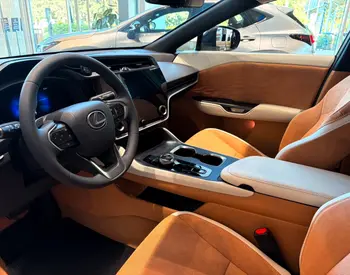 Lexus RZ 450e 
