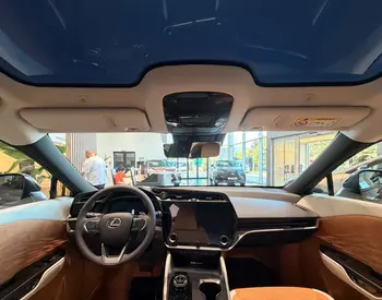 Lexus RZ 450e 