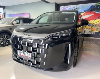 BYD M9 