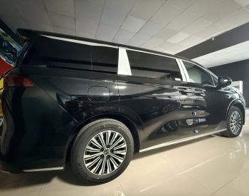 BYD M9 