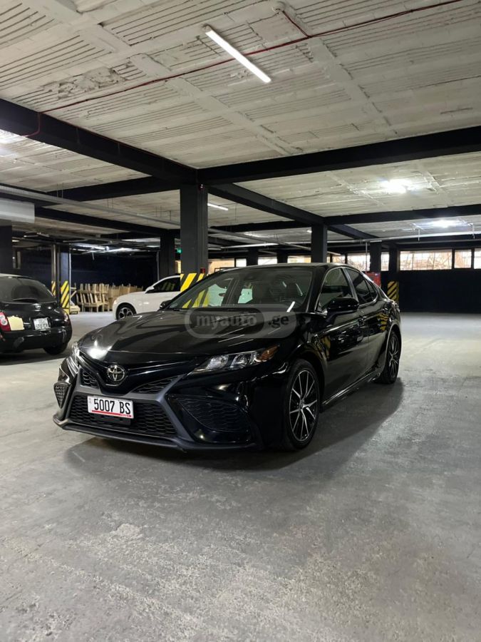 Toyota Camry 