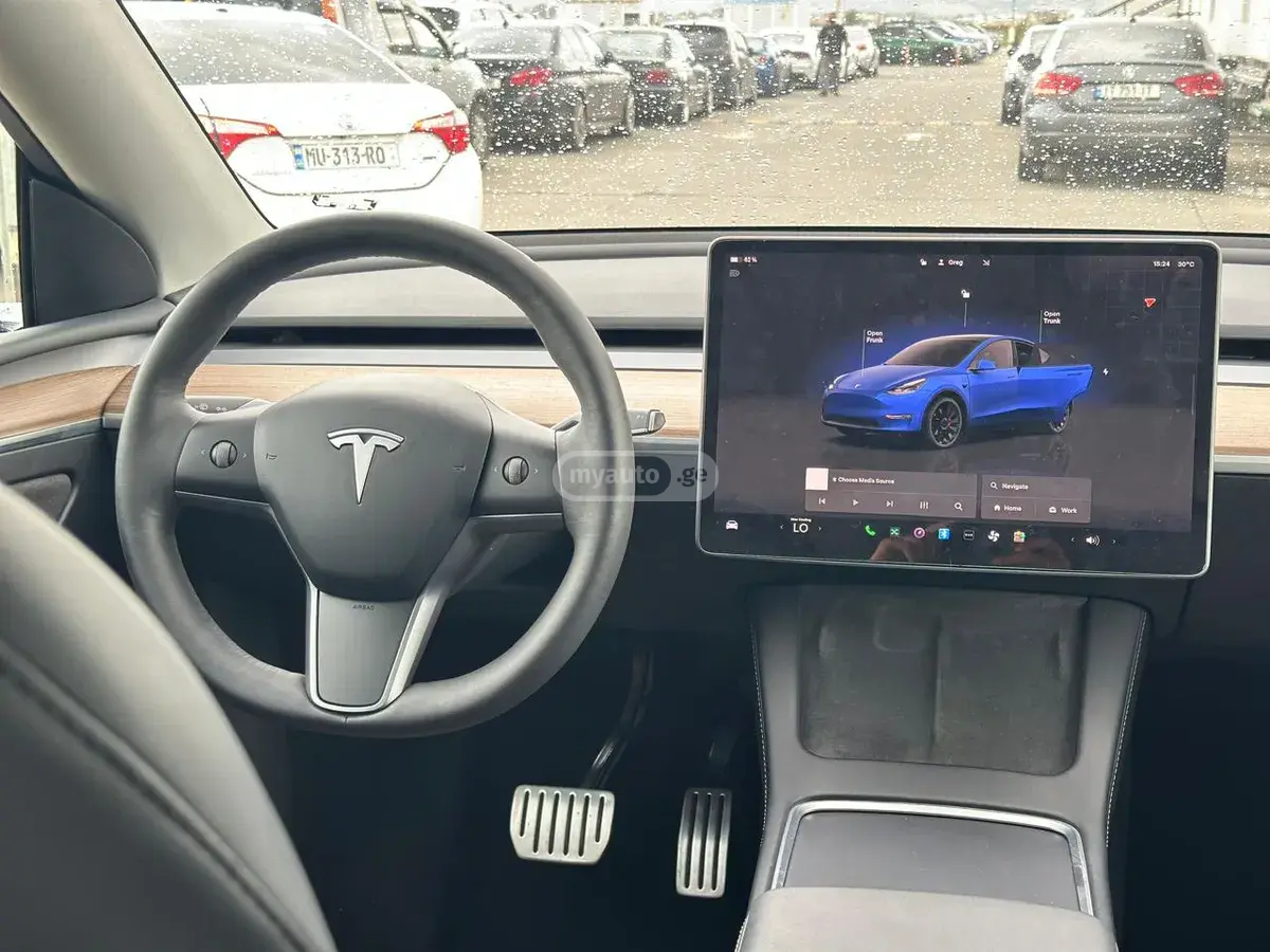 Tesla Model Y, миниатюра 10