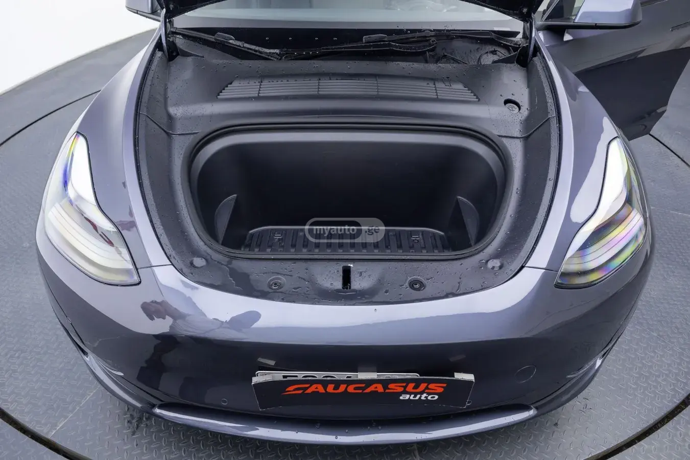 Tesla Model Y, миниатюра 8