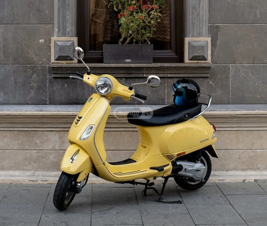 Vespa VXL