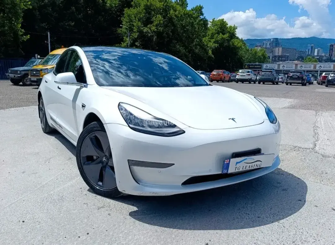 Tesla Model 3, фото 1