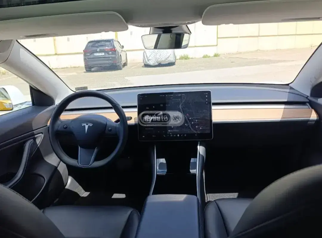 Tesla Model 3, миниатюра 4