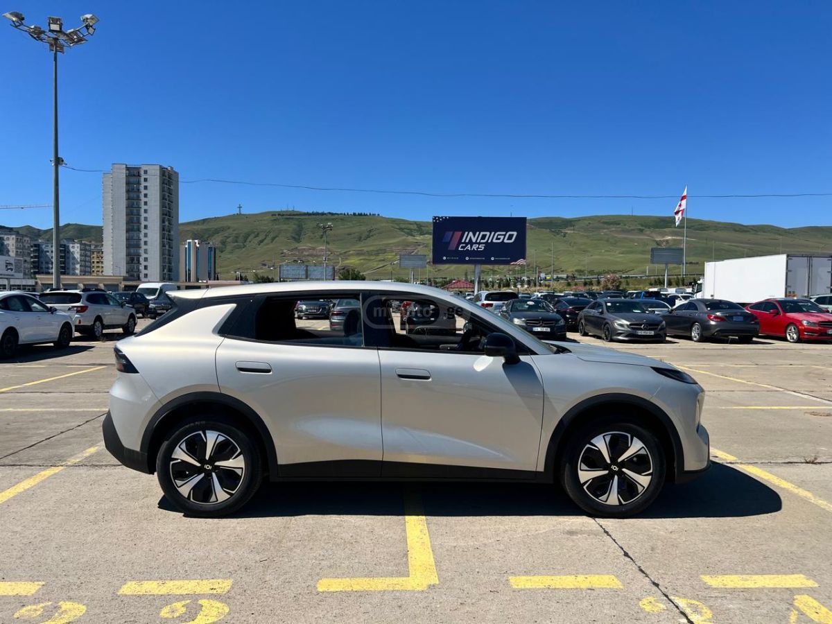 Changan Nevo Q05 