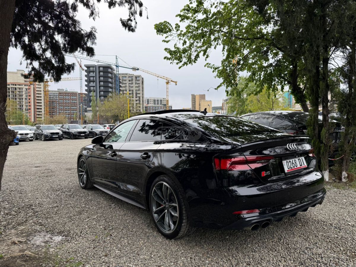 Audi S5