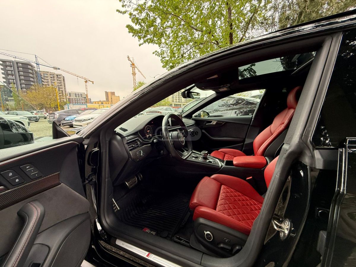 Audi S5